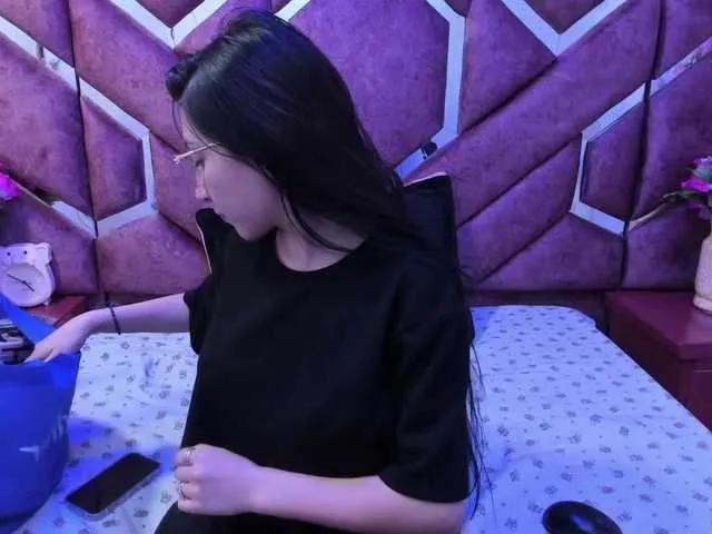 Offline kattyqueenn on BongaCams