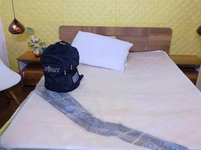 Offline kiara-evanss on BongaCams