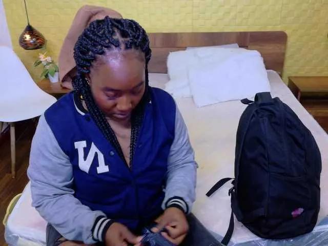 Offline kiara-evanss on BongaCams