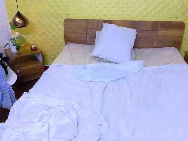 Offline kiara-evanss on BongaCams