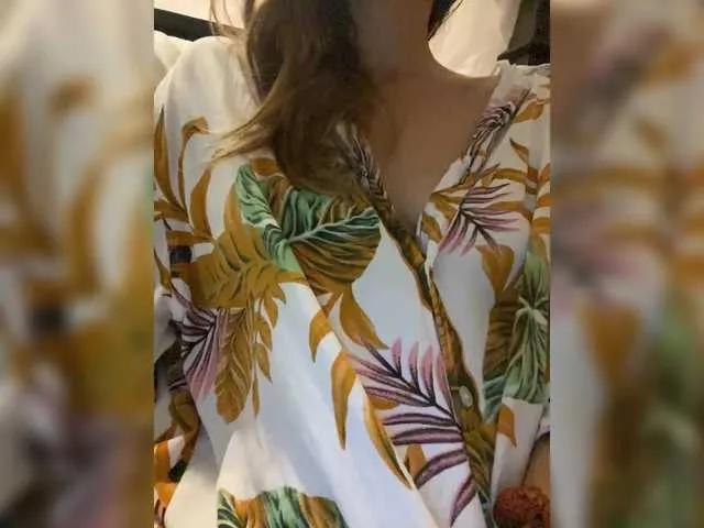 Offline KinaMoonLove on BongaCams