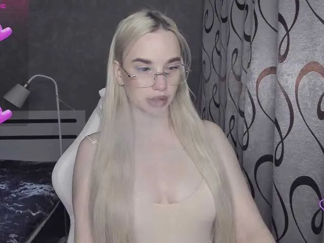 KiraKrox on BongaCams