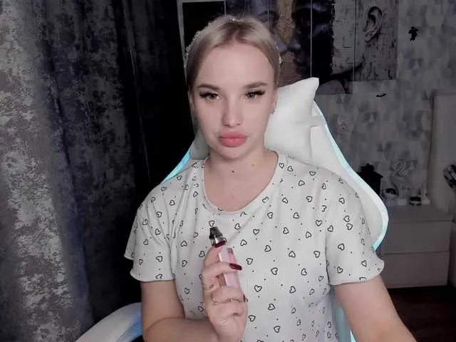 KiraKrox on BongaCams