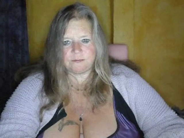 lady-vamp on BongaCams