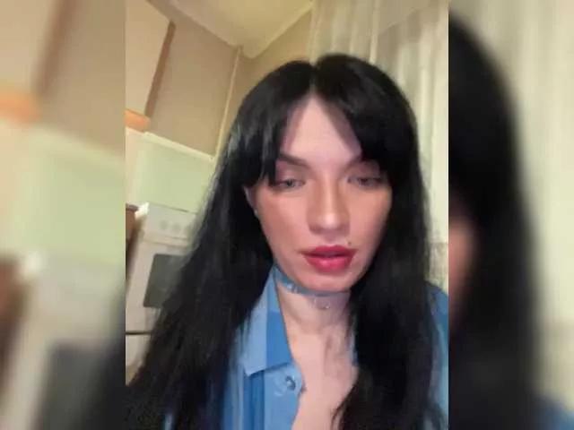 Offline Laylay13 on BongaCams