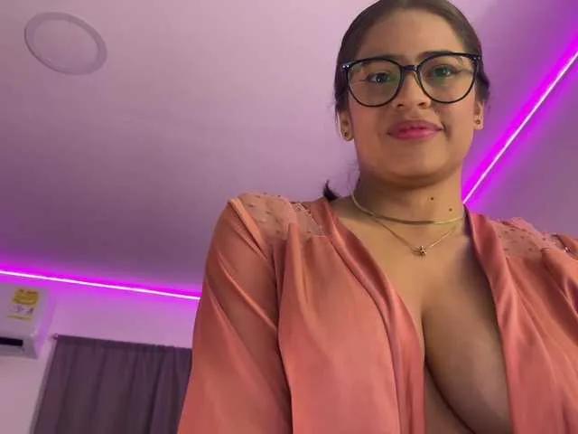 Offline lexiiegray2 on BongaCams