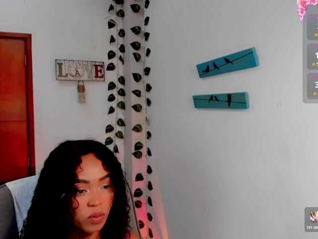 Offline lindasnows on BongaCams