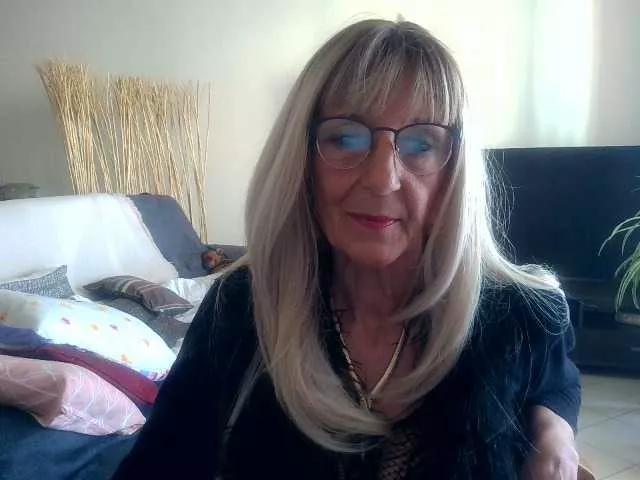 Freechat LISACAM2CAM on BongaCams