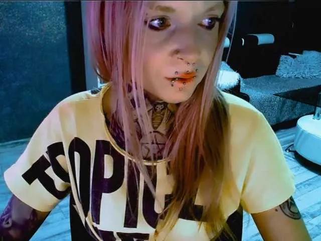 Offline LisaModel on BongaCams