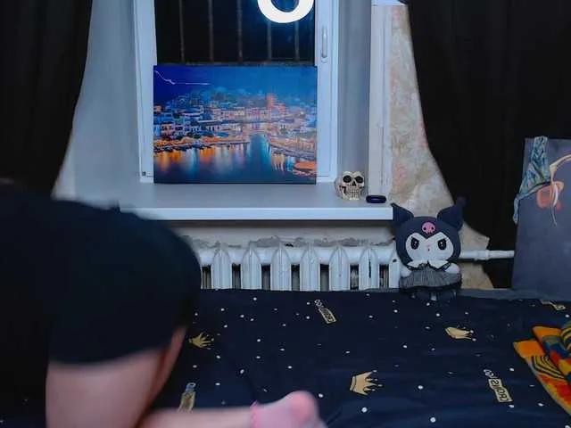 Offline littleowlx on BongaCams