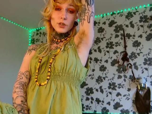 LittleSpaceMouse- on BongaCams 