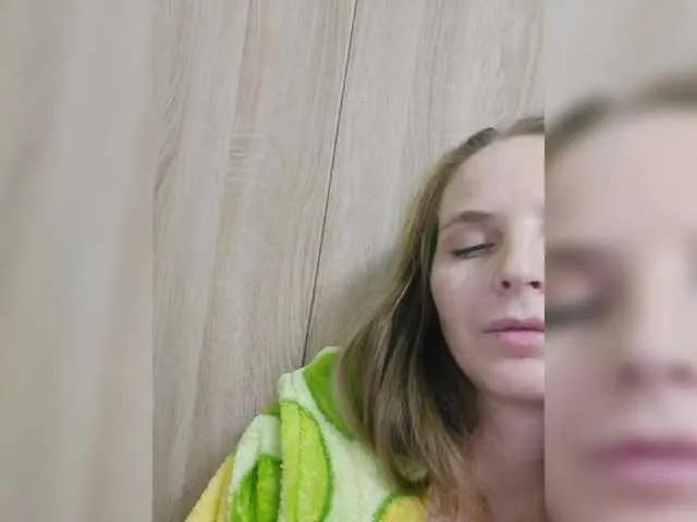 Offline Lulu-Erotica on BongaCams