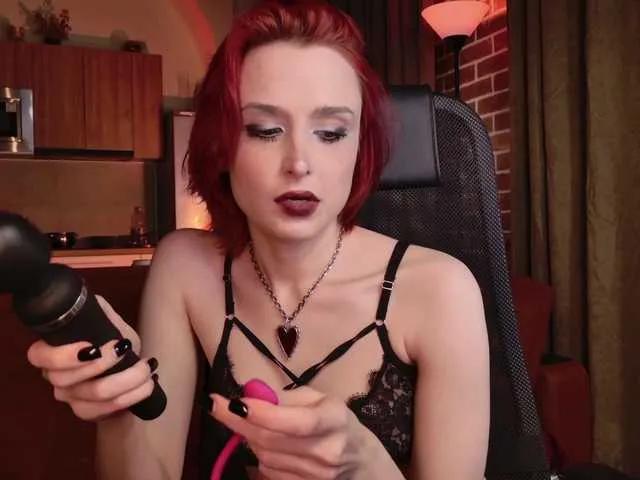 Offline lunelucy on BongaCams