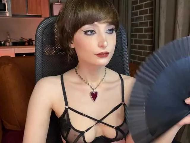 Offline lunelucy on BongaCams