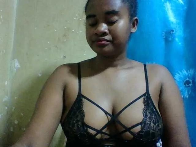 Marie121 on BongaCams