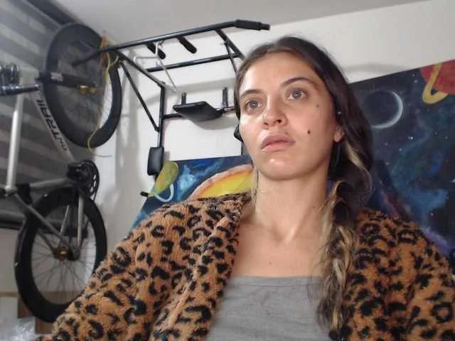 Offline mariecam420 on BongaCams