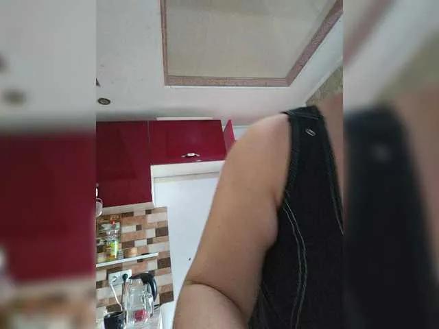 Offline MazyMi on BongaCams