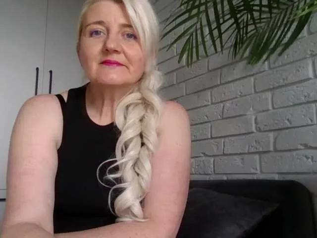 Offline Mellica on BongaCams