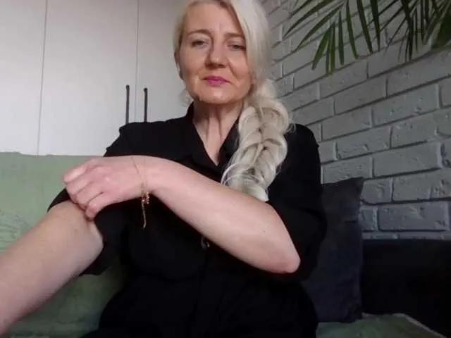 Offline Mellica on BongaCams