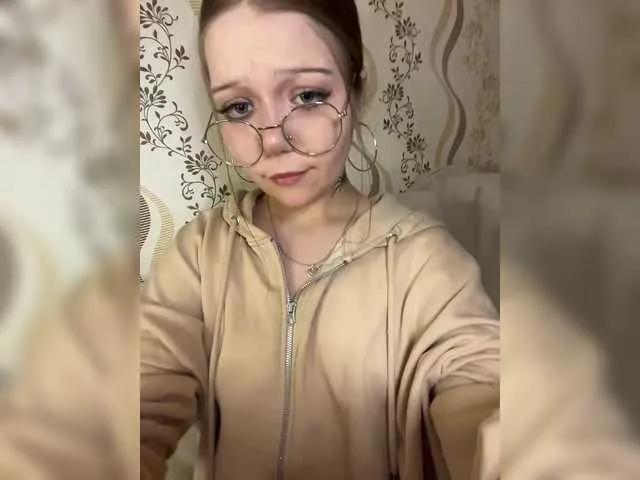 Offline MelMooon on BongaCams