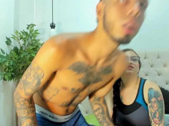 Offline Mia-AND-Lion on BongaCams