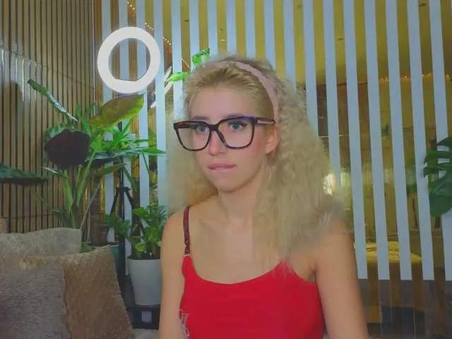Offline MiaLiaHot on BongaCams
