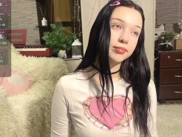 Offline michelle-roze on BongaCams