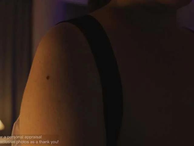 Offline MissFreyaXXX on BongaCams