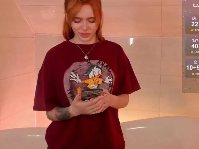 Offline MissRedFox on BongaCams