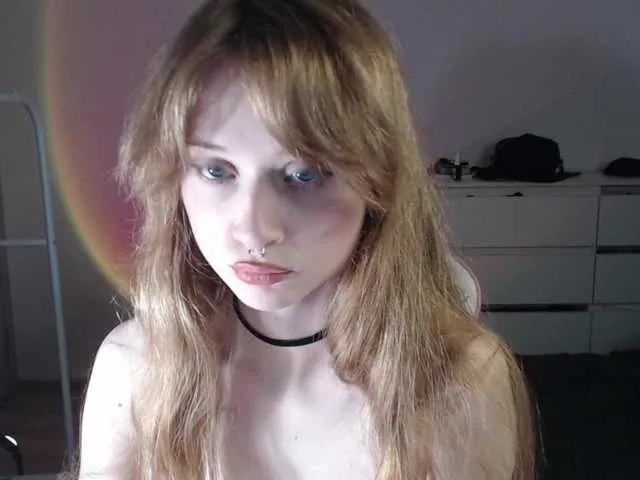 Offline mnepohuyy on BongaCams