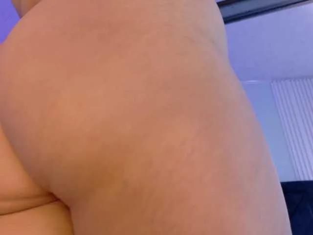 Offline MollyyCruz on BongaCams