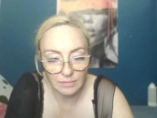 Offline NADINNNE on BongaCams