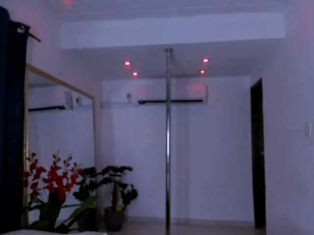 nahomy-ryans on BongaCams