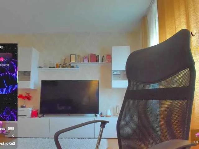 Offline O-Queen on BongaCams