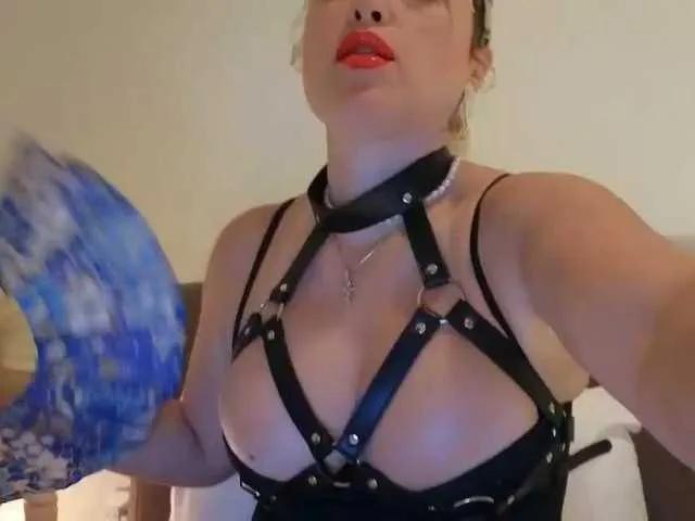 Offline OhKatusha on BongaCams