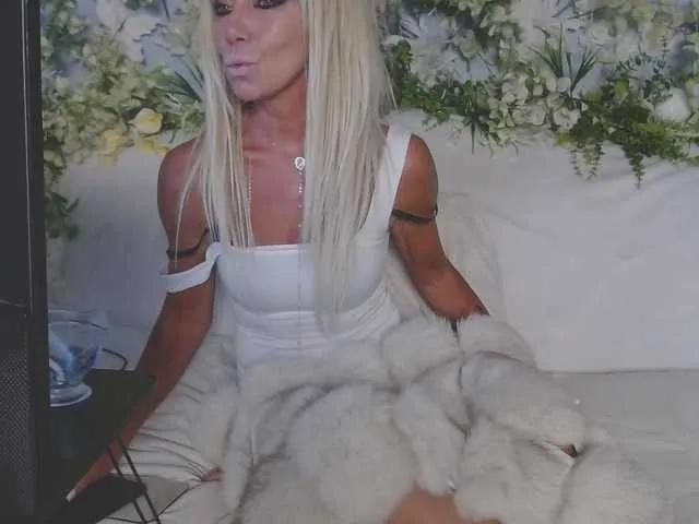 Offline olhanodeta1ls on BongaCams