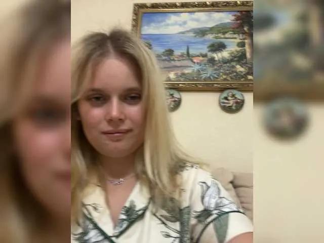 Offline Pionchick on BongaCams