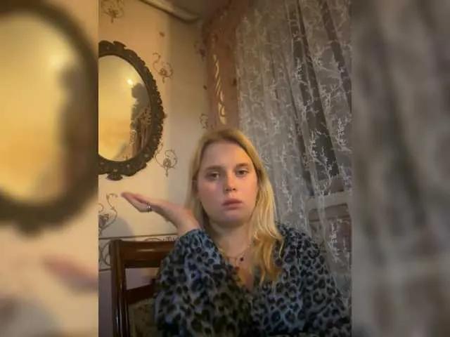 Offline Pionchick on BongaCams