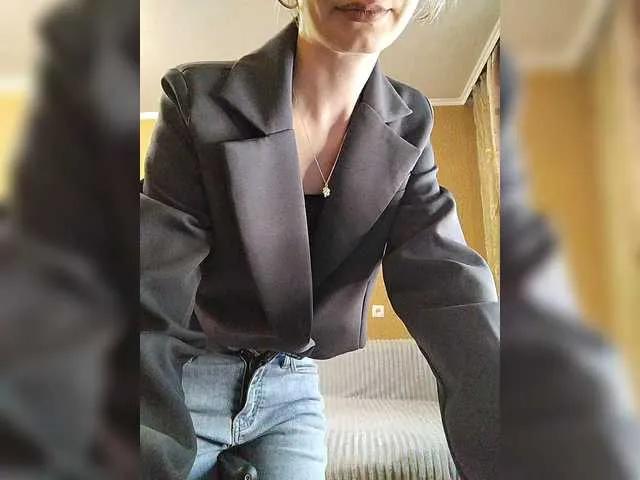 Freechat prettyKris on BongaCams