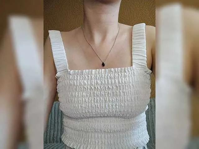 Freechat prettyKris on BongaCams