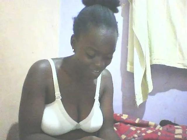 Freechat PrettyLove on BongaCams