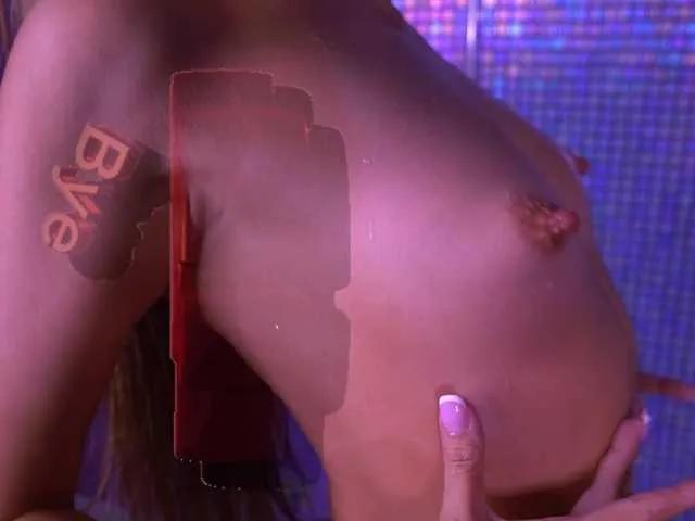 QueenAfina on BongaCams 