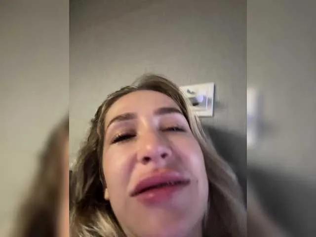 Offline QueenKing on BongaCams