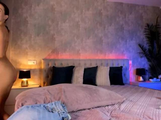 Offline Raisa1gee on BongaCams