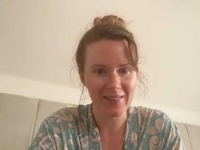 Offline REDHEADROSIE on BongaCams