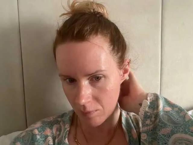 Offline REDHEADROSIE on BongaCams