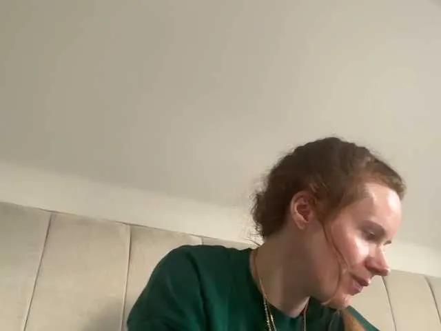 Offline REDHEADROSIE on BongaCams