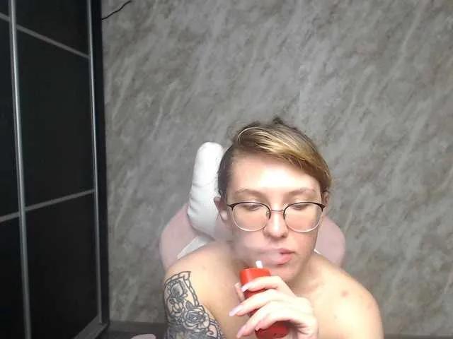 Offline Regimasmile on BongaCams