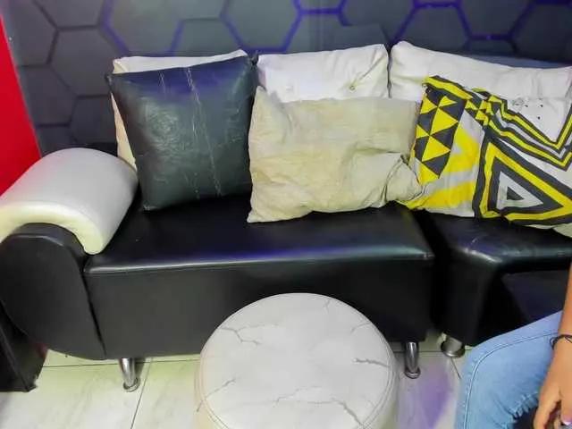 Offline room-kitty on BongaCams