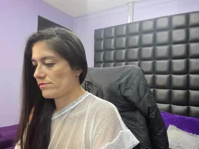 Freechat sara-squirtt on BongaCams